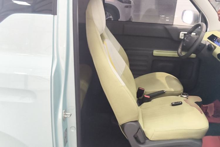 Used Geely Galaxy Panda 2023 Panda Mini 200km Endurance Bear Right Front Seat