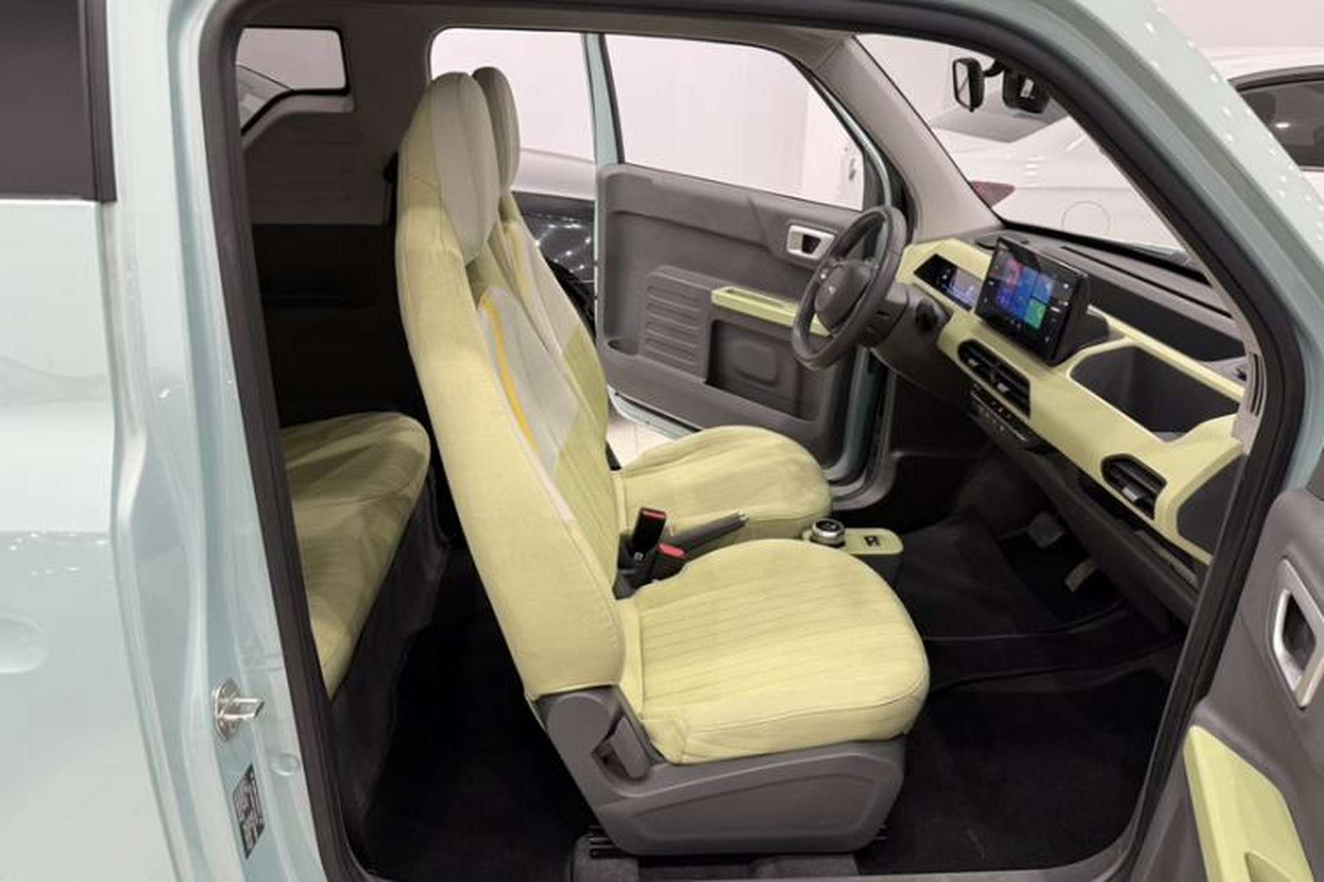 Used Geely Galaxy Panda 2023 Panda Mini 200km Endurance Bear Right Front Seat