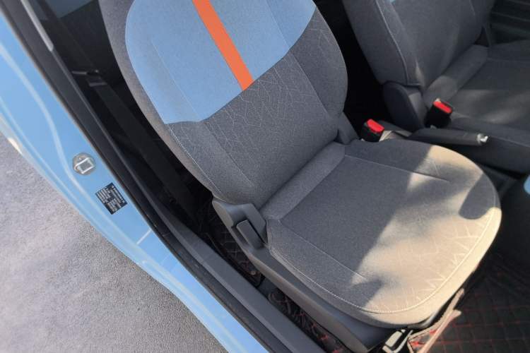Used Geely Galaxy Panda 2023 Panda Mini 200km Endurance Bear Right Front Seat