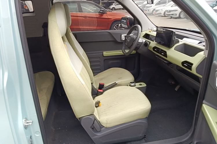 Used Geely Galaxy Panda 2023 Panda Mini 200km Endurance Bear Right Front Seat