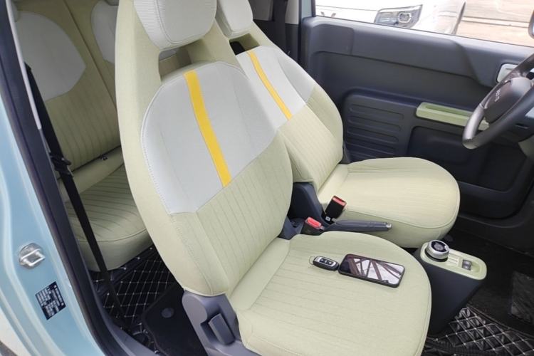 Used Geely Galaxy Panda 2023 Panda Mini 200km Endurance Bear Right Front Seat