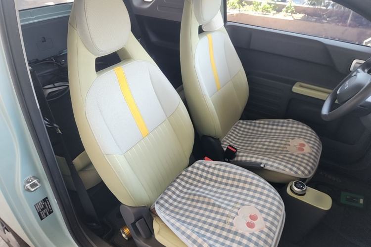 Used Geely Galaxy Panda 2023 Panda Mini 200km Endurance Bear Right Front Seat