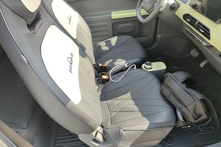 Used Geely Galaxy Panda 2023 Panda Mini 200km Endurance Bear Right Front Seat