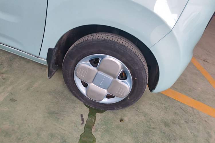 Used Geely Galaxy Panda 2023 Panda Mini 200km Endurance Bear Right Front Wheel Hub