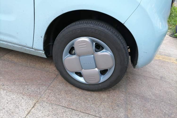 Used Geely Galaxy Panda 2023 Panda Mini 200km Endurance Bear Right Front Wheel Hub