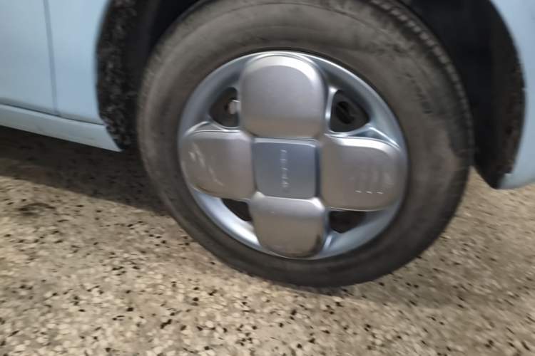 Used Geely Galaxy Panda 2023 Panda Mini 200km Endurance Bear Right Front Wheel Hub