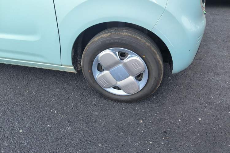 Used Geely Galaxy Panda 2023 Panda Mini 120km Super Cute Bear Right Front Wheel Hub