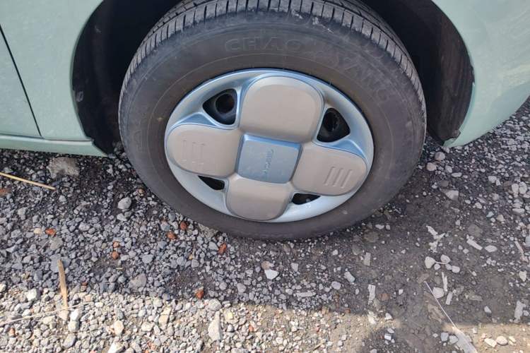 Used Geely Galaxy Panda 2023 Panda Mini 200km Endurance Bear Right Front Wheel Hub