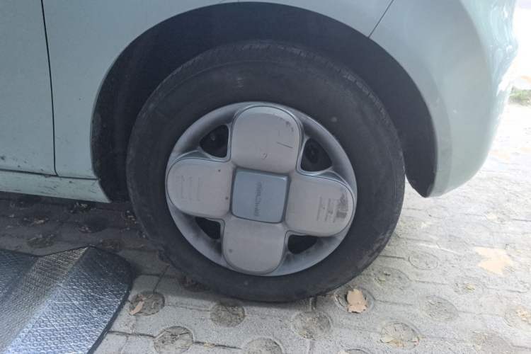 Used Geely Galaxy Panda 2023 Panda Mini 200km Endurance Bear Right Front Wheel Hub