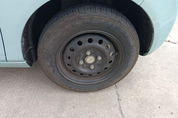 Used Geely Galaxy Panda 2023 Panda Mini 200km Endurance Bear Right Front Wheel Hub