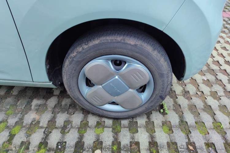 Used Geely Galaxy Panda 2023 Panda Mini 200km Endurance Bear Right Front Wheel Hub