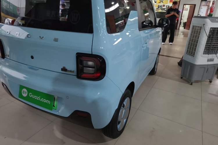 Used Geely Galaxy Panda 2023 Panda Mini 200km Endurance Bear Right Rear Taillight