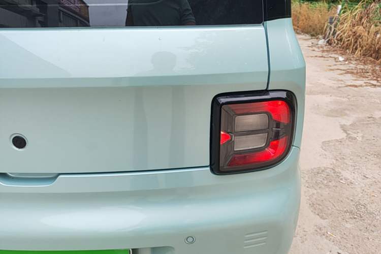 Used Geely Galaxy Panda 2023 Panda Mini 200km Endurance Bear Right Rear Taillight