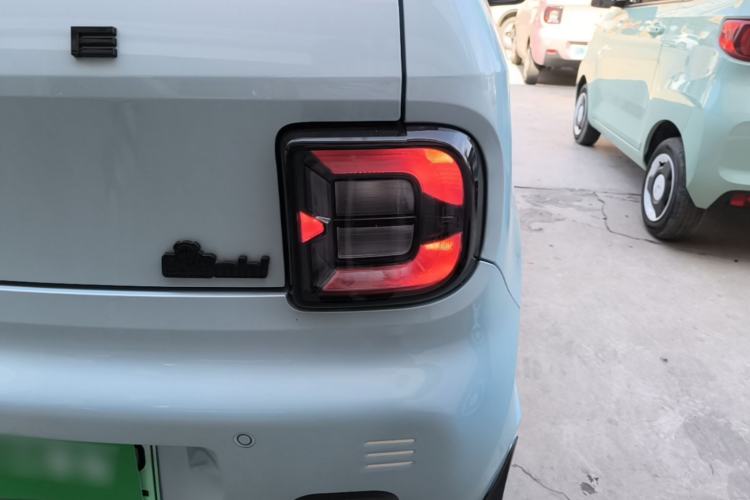 Used Geely Galaxy Panda 2023 Panda Mini 200km Endurance Bear Right Rear Taillight
