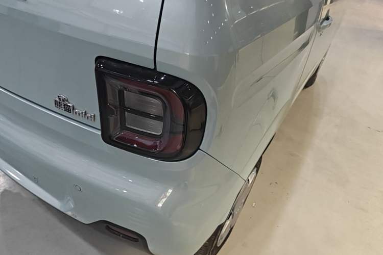 Used Geely Galaxy Panda 2023 Panda Mini 200km Endurance Bear Right Rear Taillight