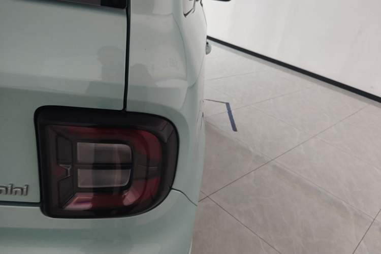 Used Geely Galaxy Panda 2023 Panda Mini 200km Endurance Bear Right Rear Taillight