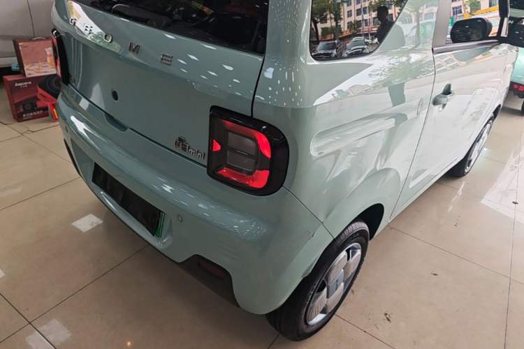Used Geely Galaxy Panda 2023 Panda Mini 200km Endurance Bear Right Rear Taillight