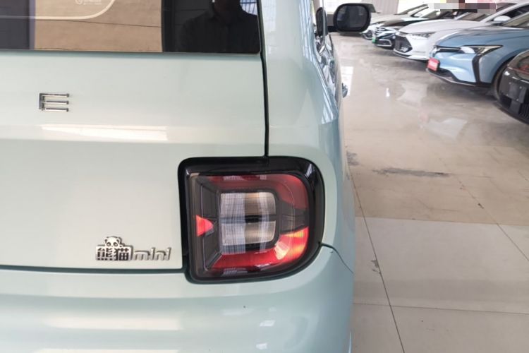 Used Geely Galaxy Panda 2023 Panda Mini 200km Endurance Bear Right Rear Taillight
