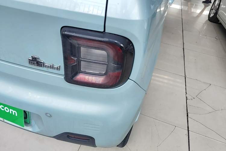 Used Geely Galaxy Panda 2023 Panda Mini 200km Endurance Bear Right Rear Taillight