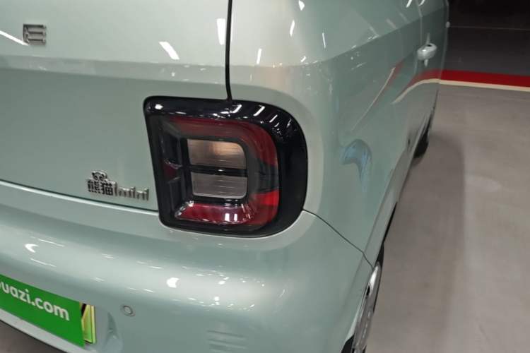 Used Geely Galaxy Panda 2023 Panda Mini 200km Endurance Bear Right Rear Taillight