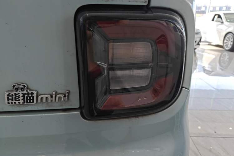 Used Geely Galaxy Panda 2023 Panda Mini 200km Endurance Bear Right Rear Taillight
