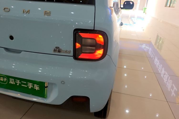 Used Geely Galaxy Panda 2023 Panda Mini 200km Endurance Bear Right Rear Taillight