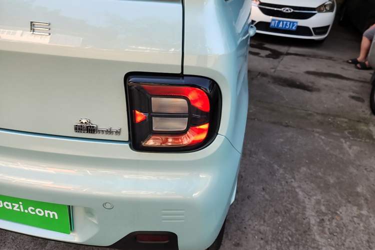 Used Geely Galaxy Panda 2023 Panda Mini 200km Endurance Bear Right Rear Taillight