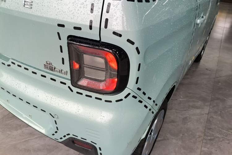 Used Geely Galaxy Panda 2023 Panda Mini 200km Endurance Bear Right Rear Taillight