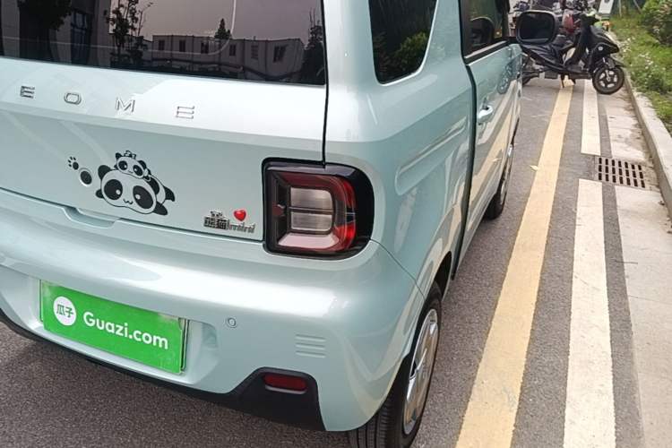 Used Geely Galaxy Panda 2023 Panda Mini 200km Endurance Bear Right Rear Taillight