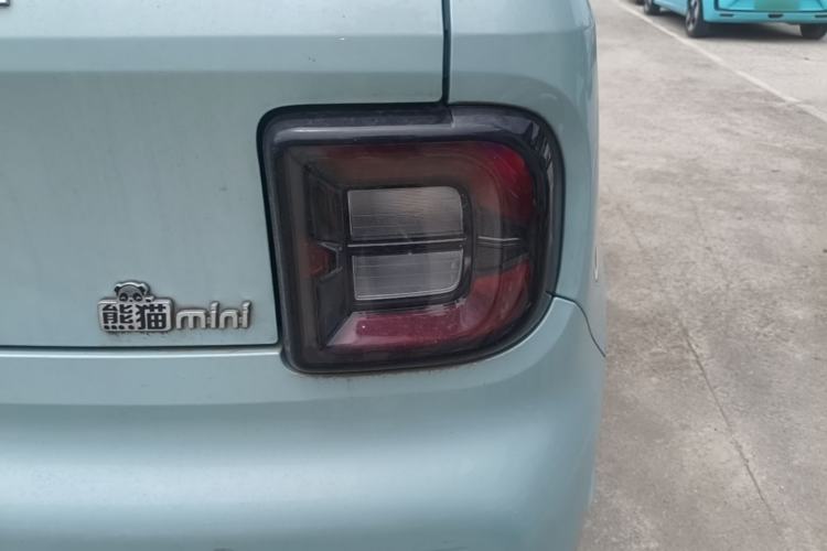 Used Geely Galaxy Panda 2023 Panda Mini 200km Endurance Bear Right Rear Taillight