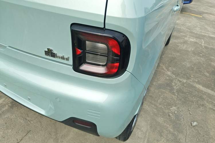 Used Geely Galaxy Panda 2023 Panda Mini 200km Endurance Bear Right Rear Taillight