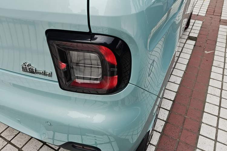 Used Geely Galaxy Panda 2023 Panda Mini 200km Endurance Bear Right Rear Taillight