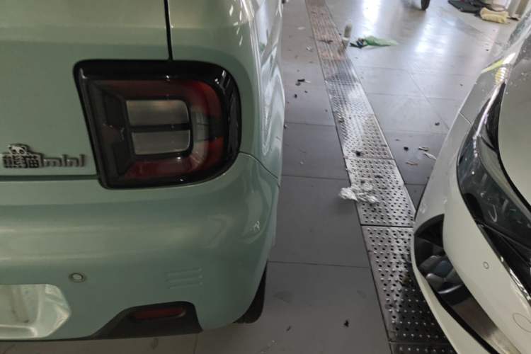 Used Geely Galaxy Panda 2023 Panda Mini 200km Endurance Bear Right Rear Taillight