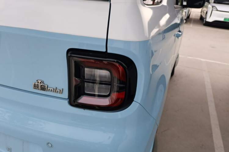 Used Geely Galaxy Panda 2023 Panda Mini 200km Endurance Bear Right Rear Taillight