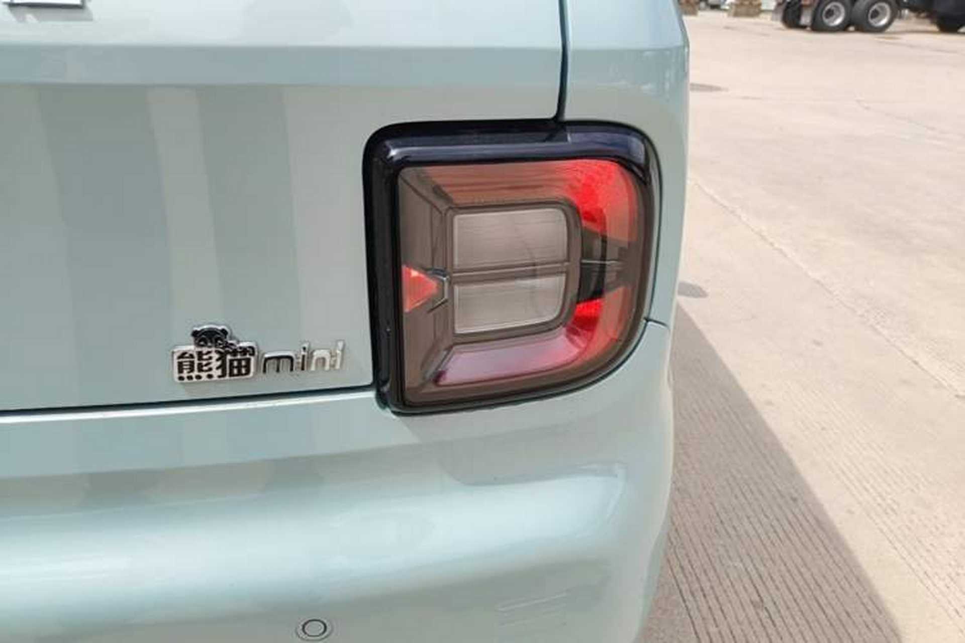 Used Geely Galaxy Panda 2023 Panda Mini 200km Endurance Bear Right Rear Taillight