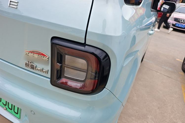 Used Geely Galaxy Panda 2023 Panda Mini 200km Endurance Bear Right Rear Taillight