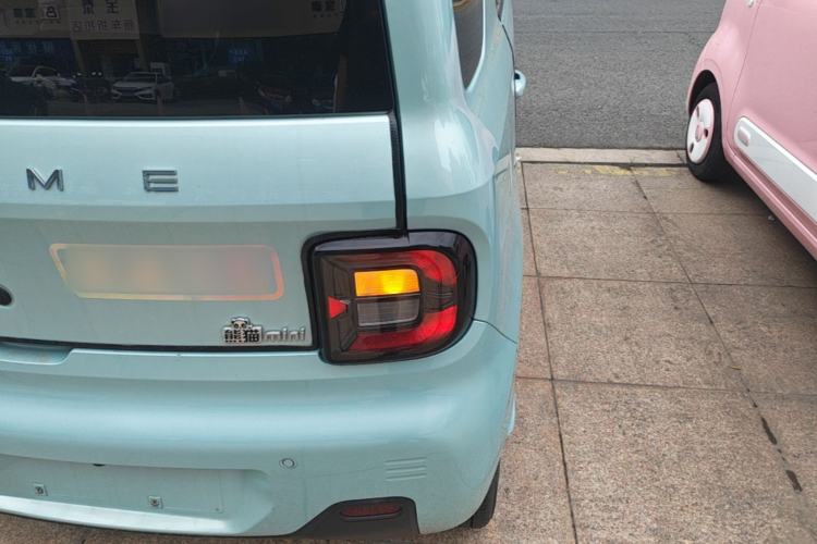 Used Geely Galaxy Panda 2023 Panda Mini 200km Endurance Bear Right Rear Taillight