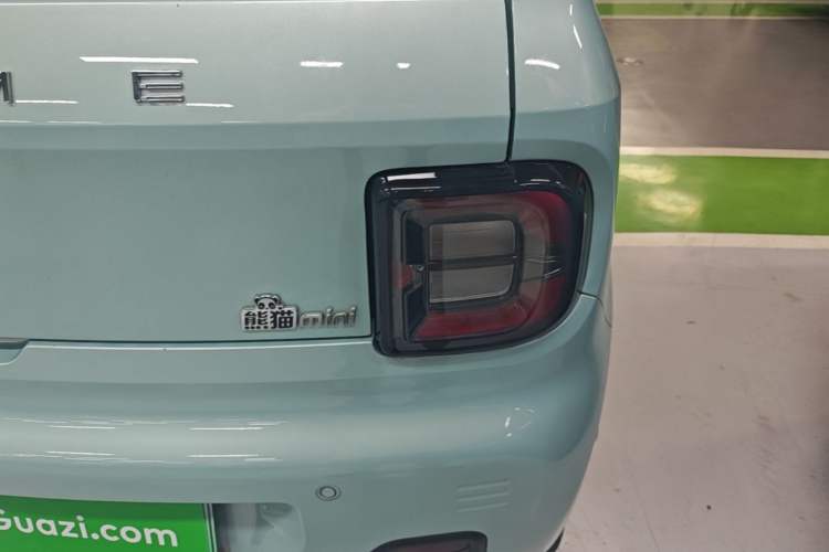 Used Geely Galaxy Panda 2023 Panda Mini 200km Endurance Bear Right Rear Taillight