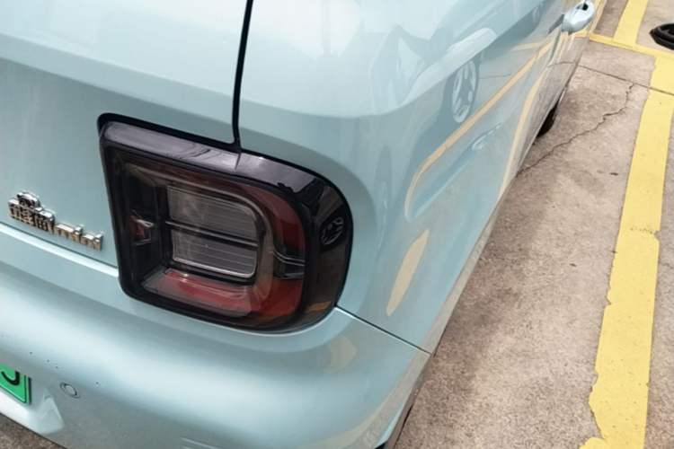 Used Geely Galaxy Panda 2023 Panda Mini 200km Endurance Bear Right Rear Taillight