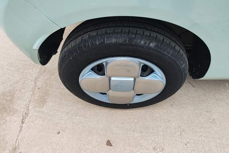 Used Geely Galaxy Panda 2023 Panda Mini 200km Endurance Bear Right Rear Wheel Hub