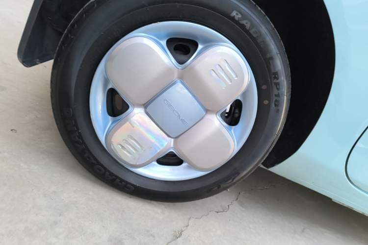 Used Geely Galaxy Panda 2023 Panda Mini 200km Endurance Bear Right Rear Wheel Hub