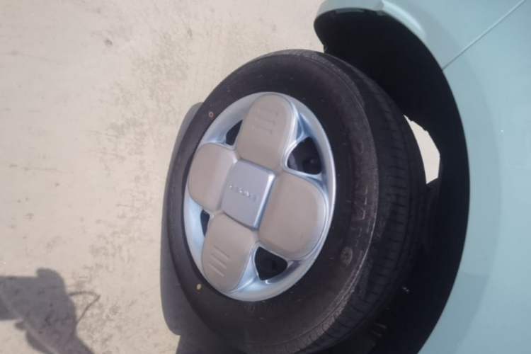 Used Geely Galaxy Panda 2023 Panda Mini 200km Endurance Bear Right Rear Wheel Hub