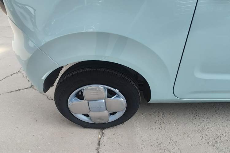 Used Geely Galaxy Panda 2023 Panda Mini 200km Endurance Bear Right Rear Wheel Hub