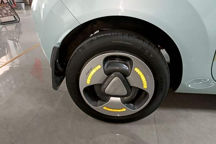 Used Geely Galaxy Panda 2023 Panda Mini 200km Dynamic Bear Right Rear Wheel Hub