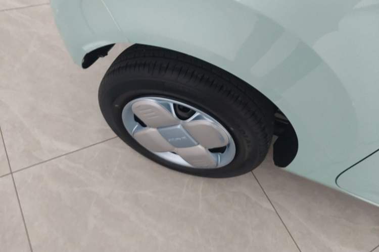 Used Geely Galaxy Panda 2023 Panda Mini 200km Endurance Bear Right Rear Wheel Hub