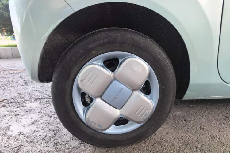 Used Geely Galaxy Panda 2023 Panda Mini 200km Endurance Bear Right Rear Wheel Hub