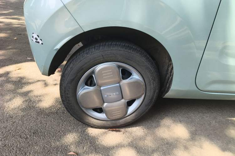 Used Geely Galaxy Panda 2023 Panda Mini 200km Endurance Bear Right Rear Wheel Hub