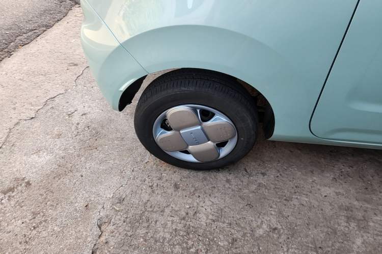 Used Geely Galaxy Panda 2023 Panda Mini 200km Endurance Bear Right Rear Wheel Hub