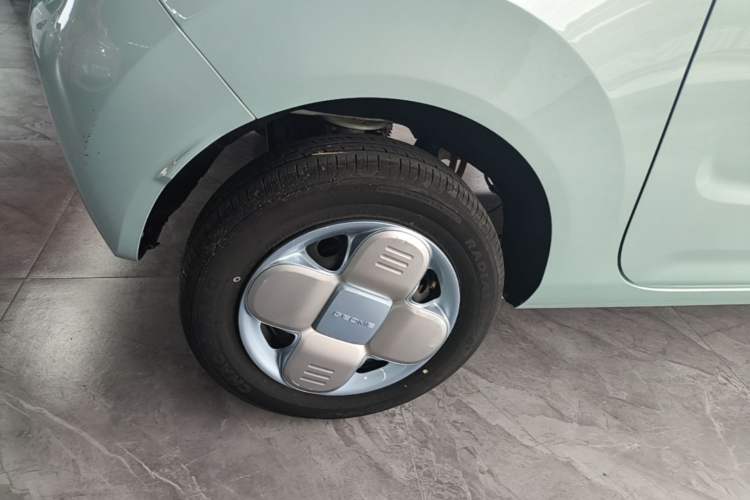 Used Geely Galaxy Panda 2023 Panda Mini 200km Endurance Bear Right Rear Wheel Hub