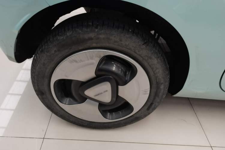 Used Geely Galaxy Panda 2023 Panda Mini 200km Dynamic Bear Right Rear Wheel Hub